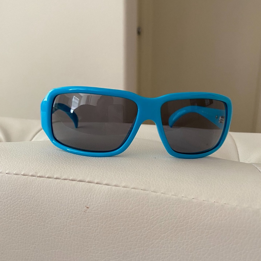 D&G sunglasses - Picture 2 of 3
